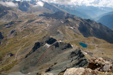 Tiefblick auf Glocknerstraße und den Aufstiegsweg