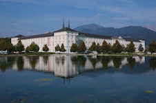 Stift Admont mit See